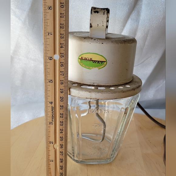 Vintage Working KWIKWAY Electric Mixer/Glass Jar. 3 Cup Capacity Holiday - Picture 3 of 16
